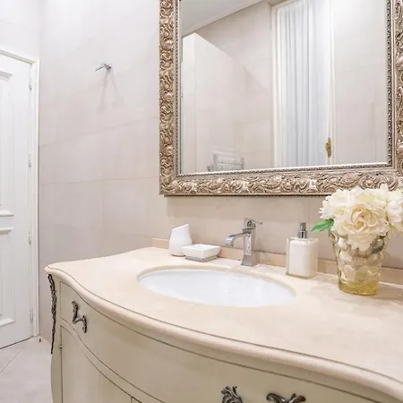 City Charm 3 Bdr Апартаменты Рим