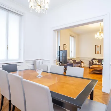 City Charm 3 Bdr Апартаменты *