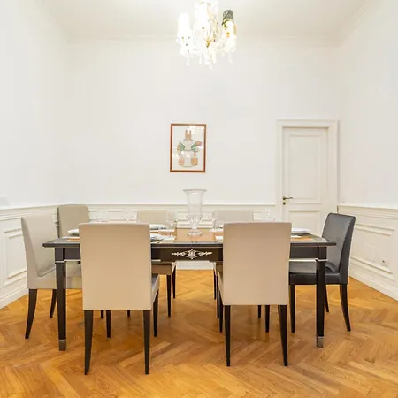 City Charm 3 Bdr Апартаменты