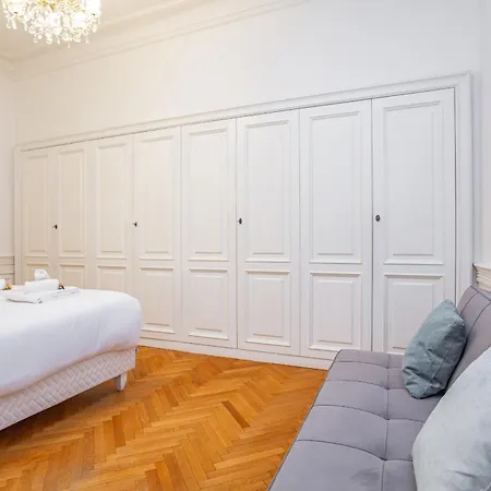 City Charm 3 Bdr Апартаменты Рим