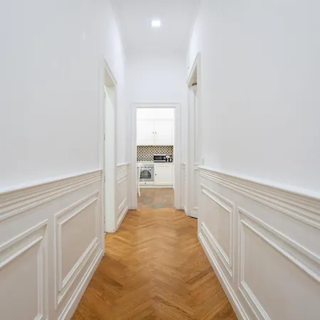City Charm 3 Bdr